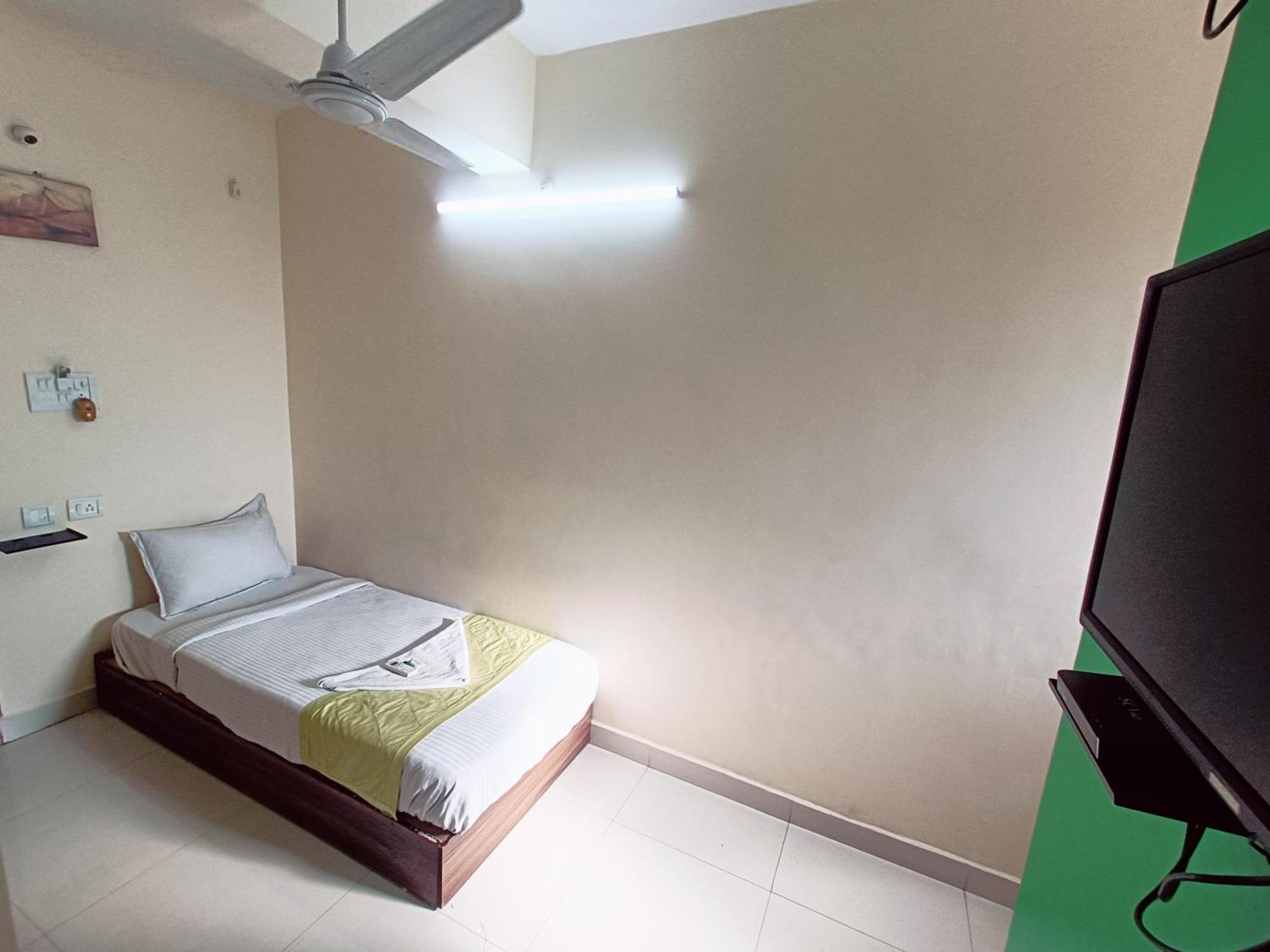 Green Tree Hotel-Near Vfs Global And Ramee Mall Chennai Exterior foto